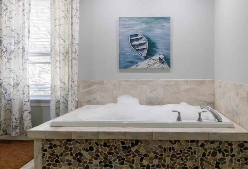 فندق Admiral S Inn Resort