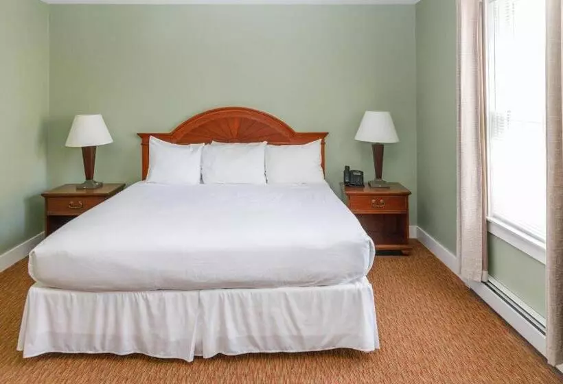 هتل Admiral S Inn Resort