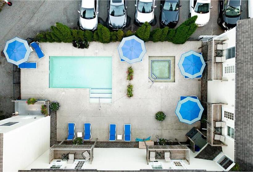 فندق Admiral S Inn Resort