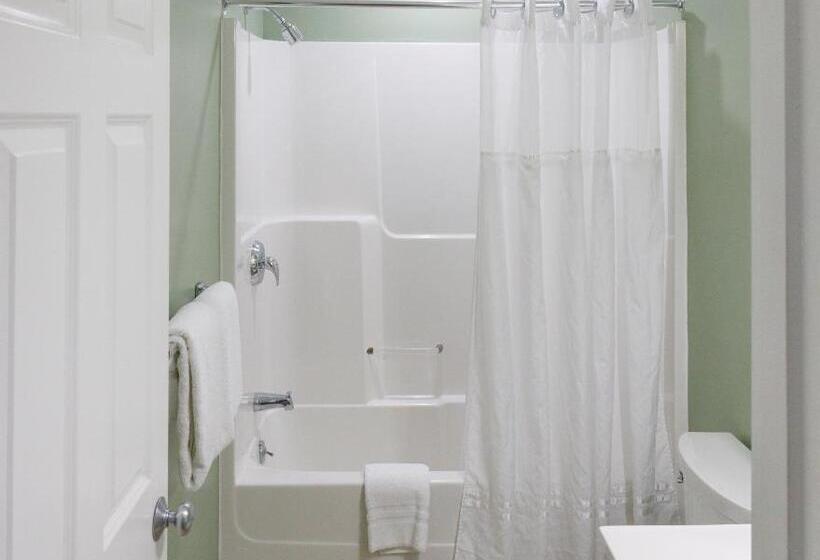 فندق Admiral S Inn Resort