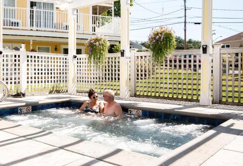 فندق Admiral S Inn Resort