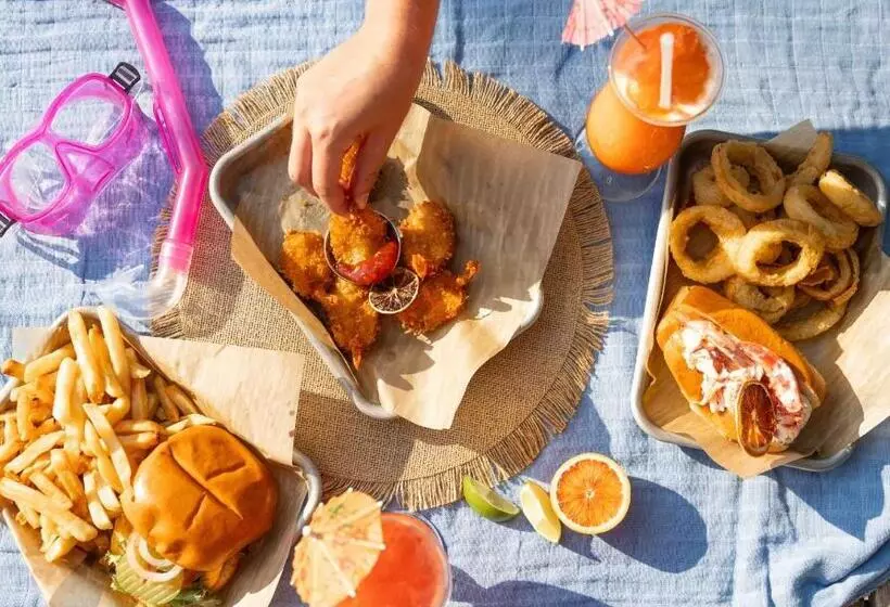 هتل Admiral S Inn Resort