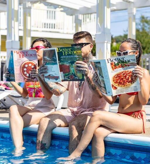 فندق Admiral S Inn Resort