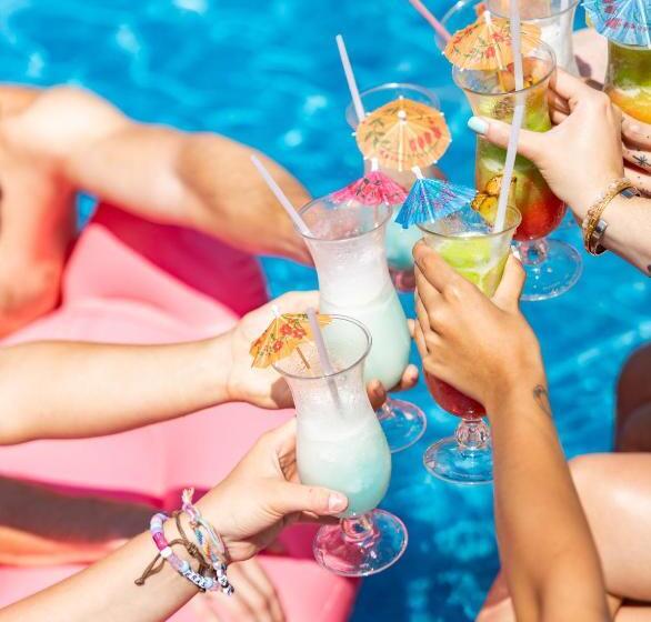 فندق Admiral S Inn Resort