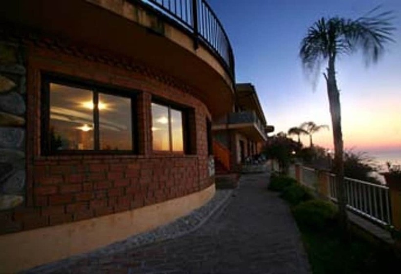 Отель Baia Tropea Resort