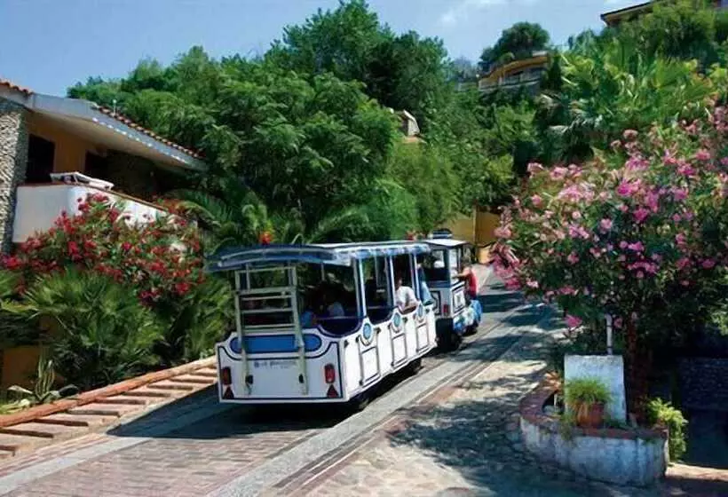 هتل Baia Tropea Resort