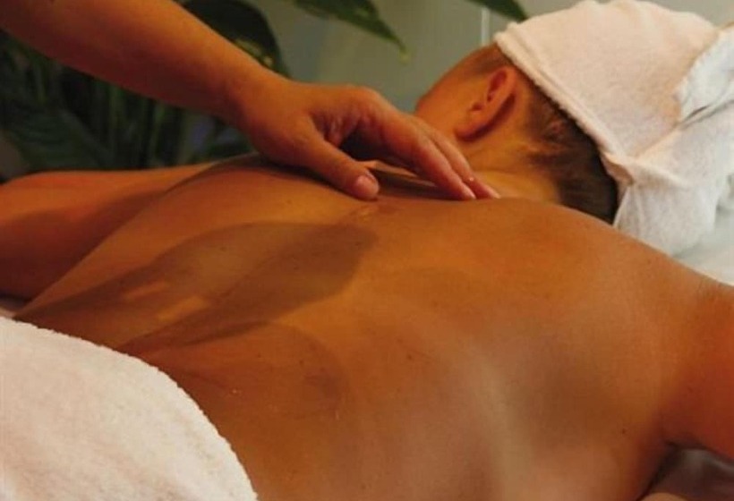 Отель Baia Tropea Resort