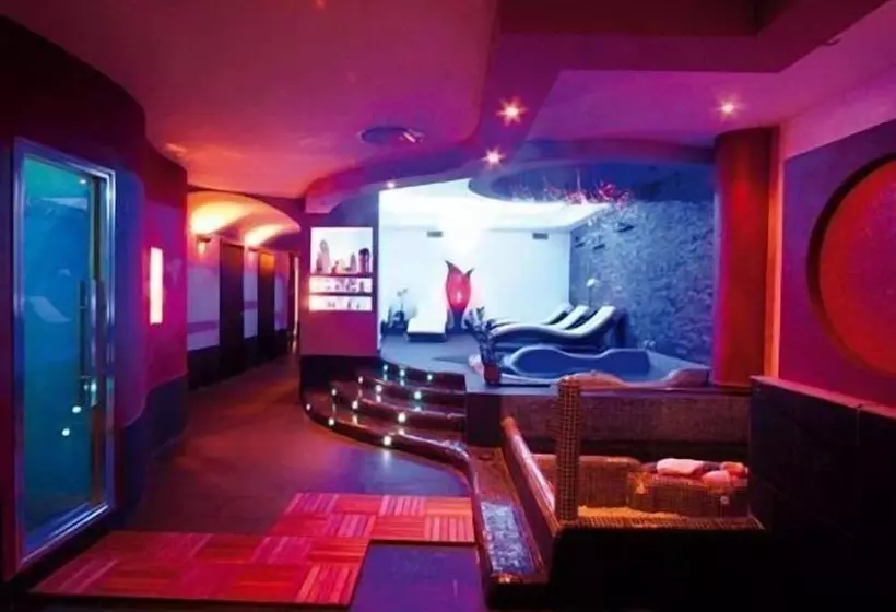 هتل Baia Tropea Resort