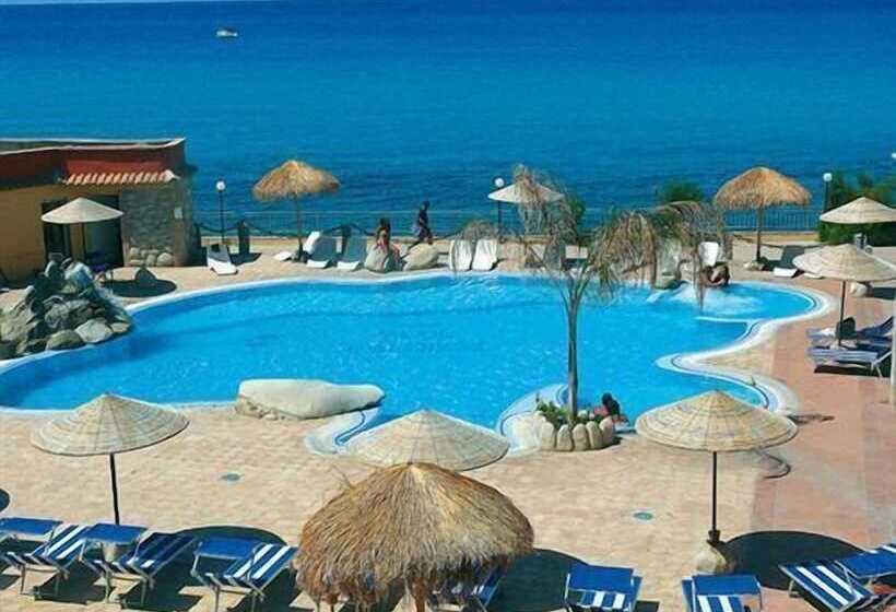Отель Baia Tropea Resort