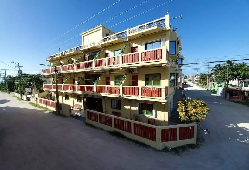 Hotel Caye Caulker Plaza
