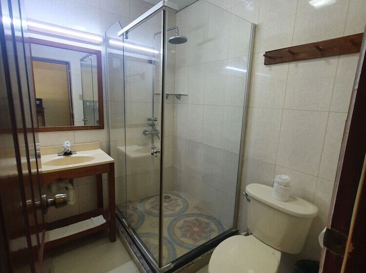 هتل Caye Caulker Plaza