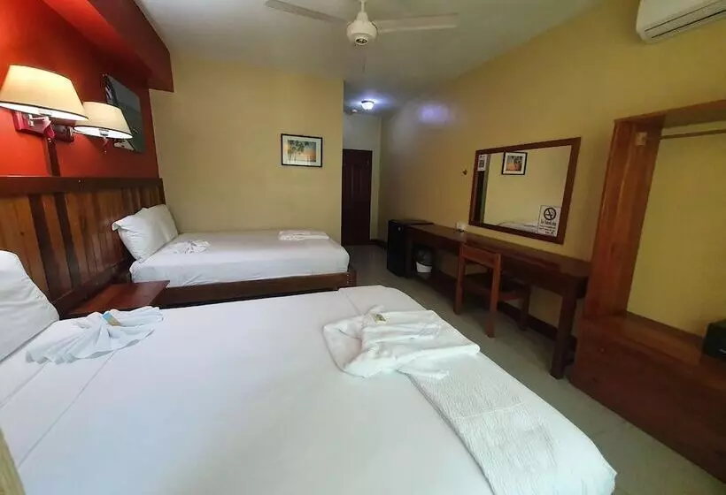 Hotel Caye Caulker Plaza