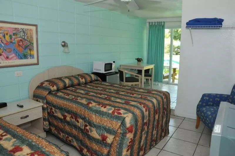 فندق Coconut Cay Resort