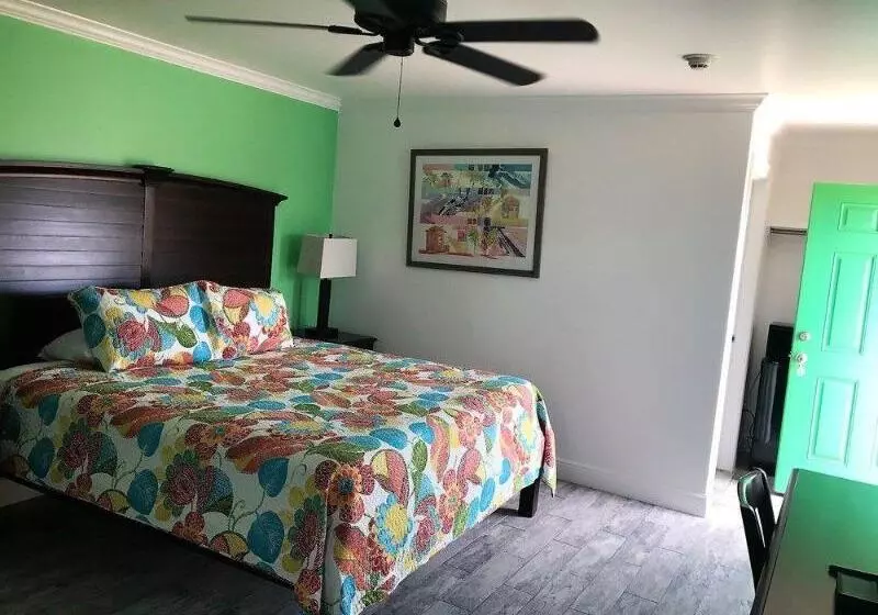 فندق Coconut Cay Resort