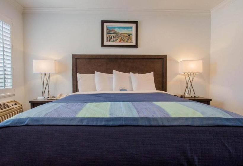 Отель Continental Inn