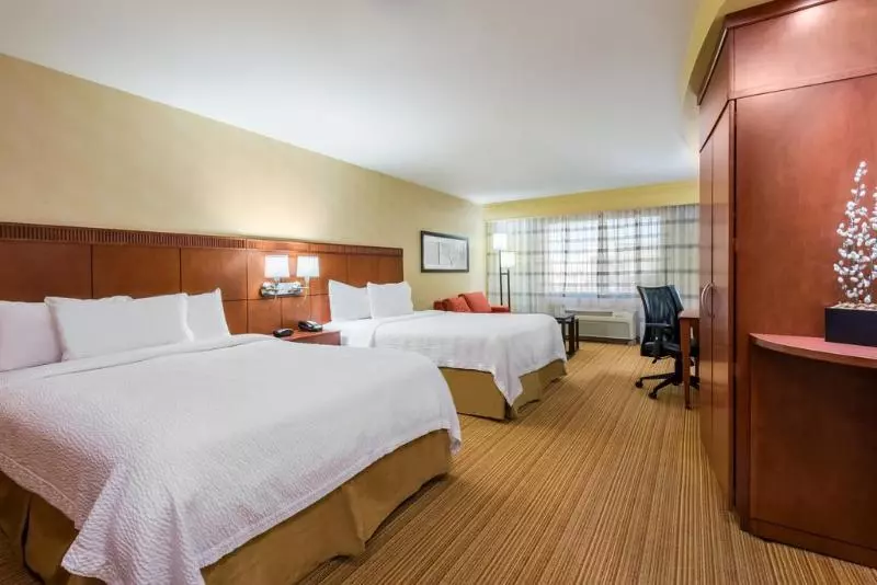Отель Courtyard By Marriott Philadelphia Montgomeryville
