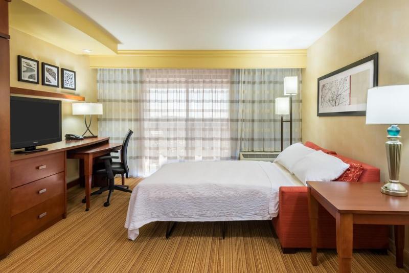Отель Courtyard By Marriott Philadelphia Montgomeryville