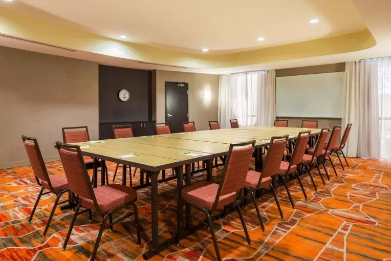 Отель Courtyard By Marriott Philadelphia Montgomeryville