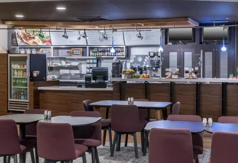 בית מלון כפרי Courtyard By Marriott West Orange