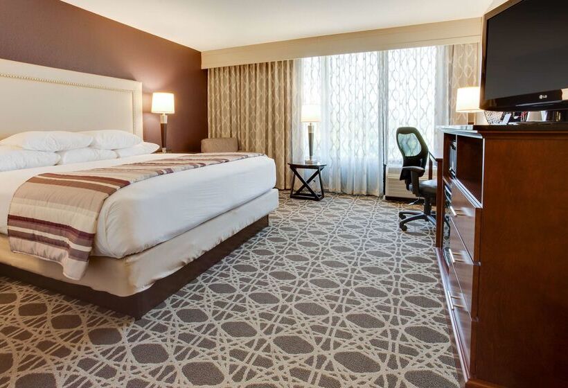 ホテル Drury Inn & Suites Louisville East