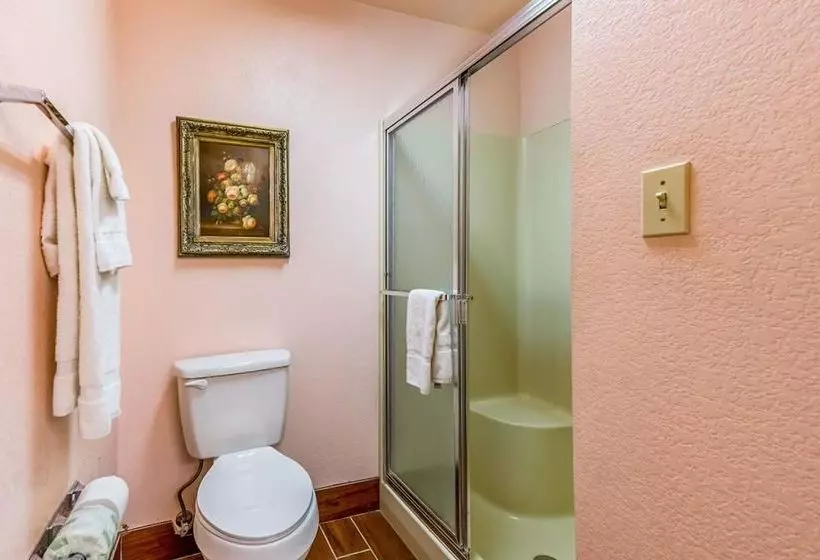 فندق Urbana Inn And Suites