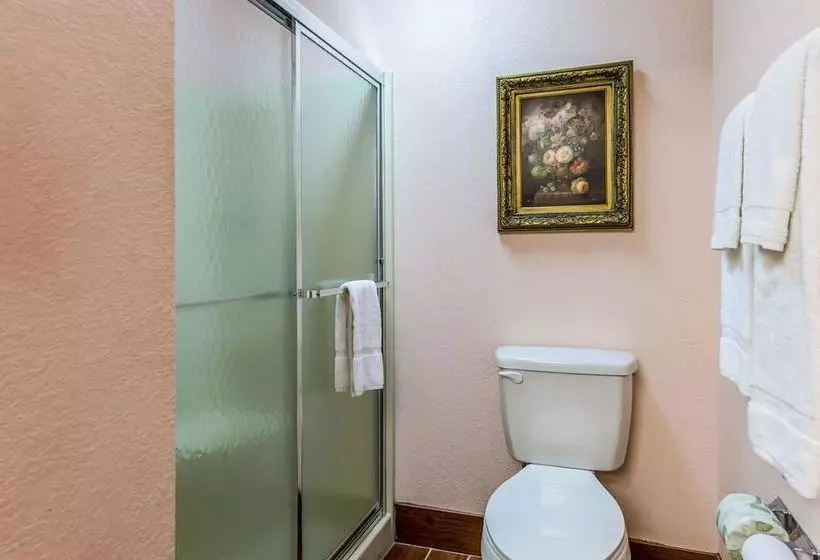 فندق Urbana Inn And Suites