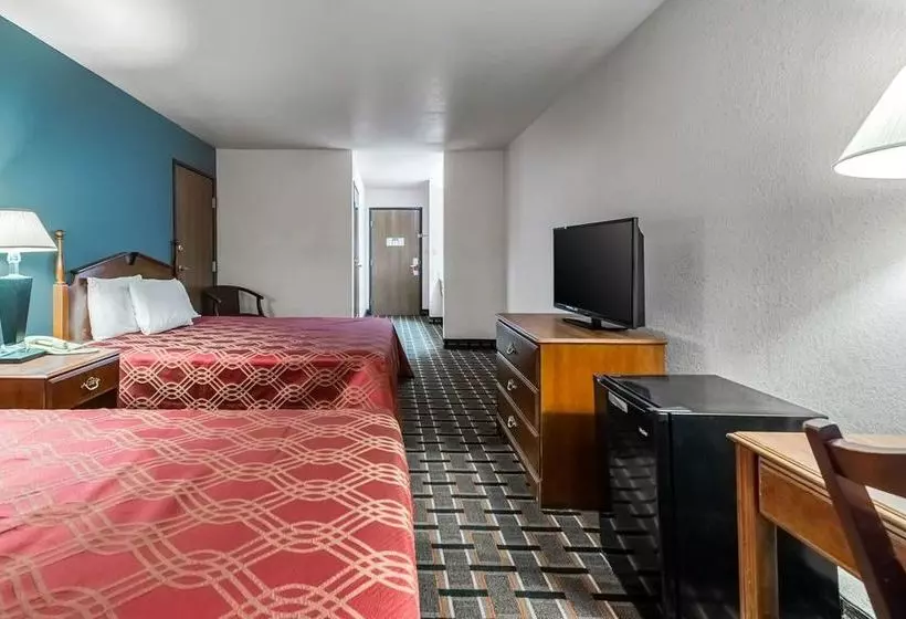 فندق Urbana Inn And Suites