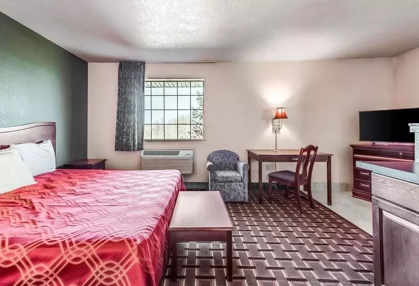 فندق Urbana Inn And Suites