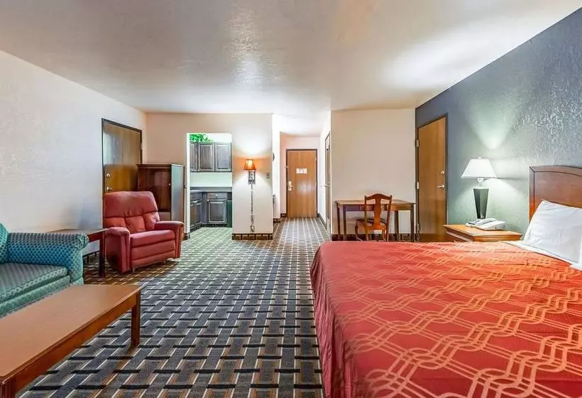 فندق Urbana Inn And Suites