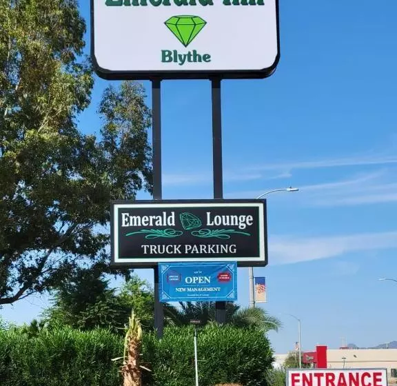 ホテル Emerald Inn & Lounge