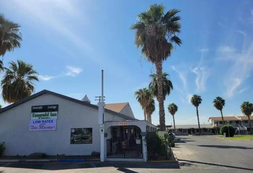 ホテル Emerald Inn & Lounge