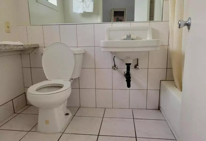 ホテル Emerald Inn & Lounge