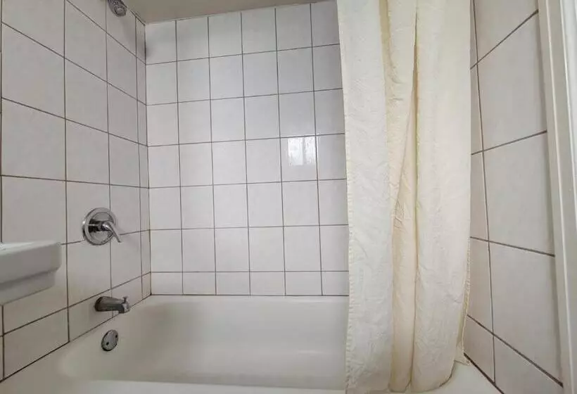 ホテル Emerald Inn & Lounge