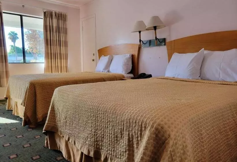 ホテル Emerald Inn & Lounge