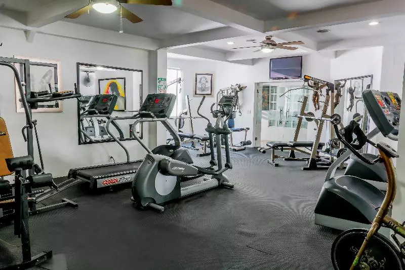 호텔 European Life Style Executive Suites