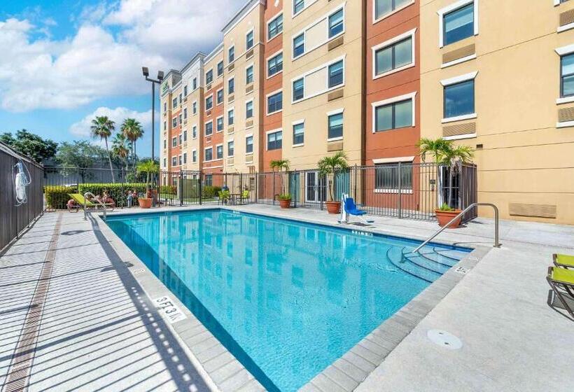 Hotelli Extended Stay America Premier Suites  Miami  Airport  Doral  25th Street