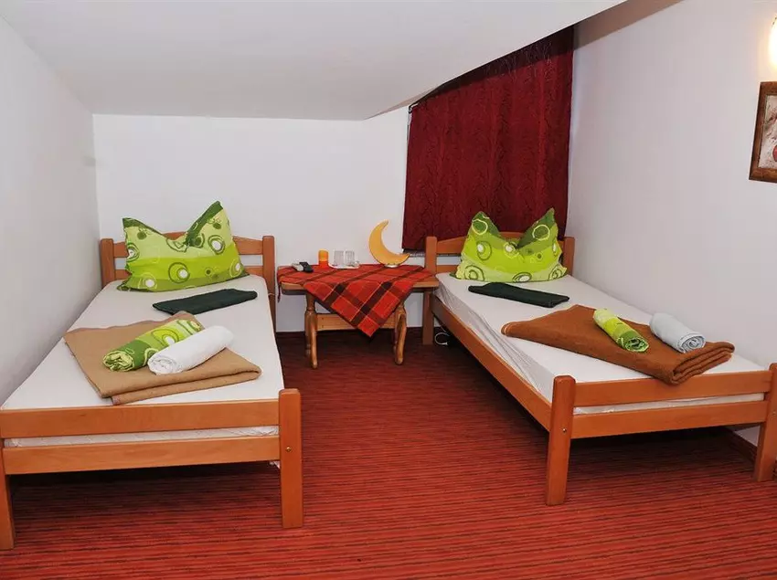 ホテル Mostar Inn