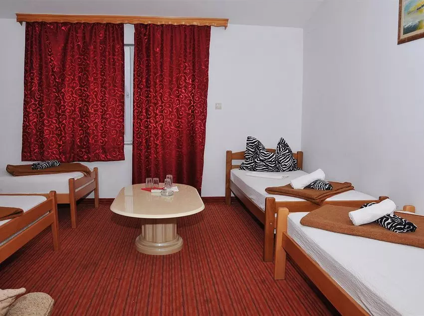 ホテル Mostar Inn