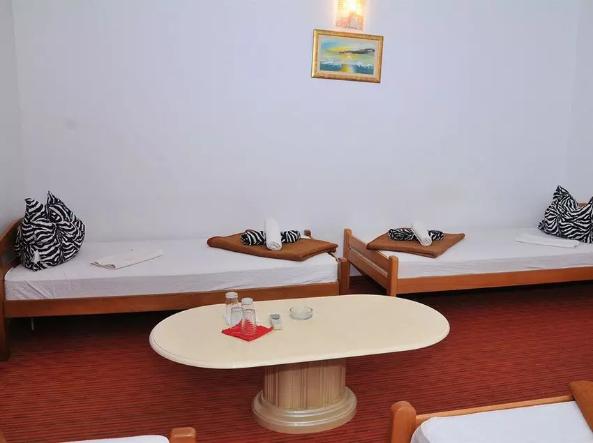 ホテル Mostar Inn