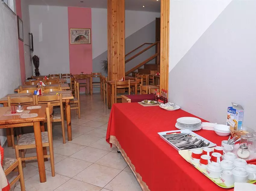 ホテル Mostar Inn