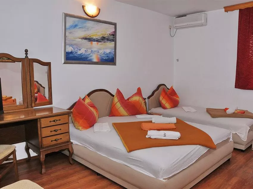 ホテル Mostar Inn