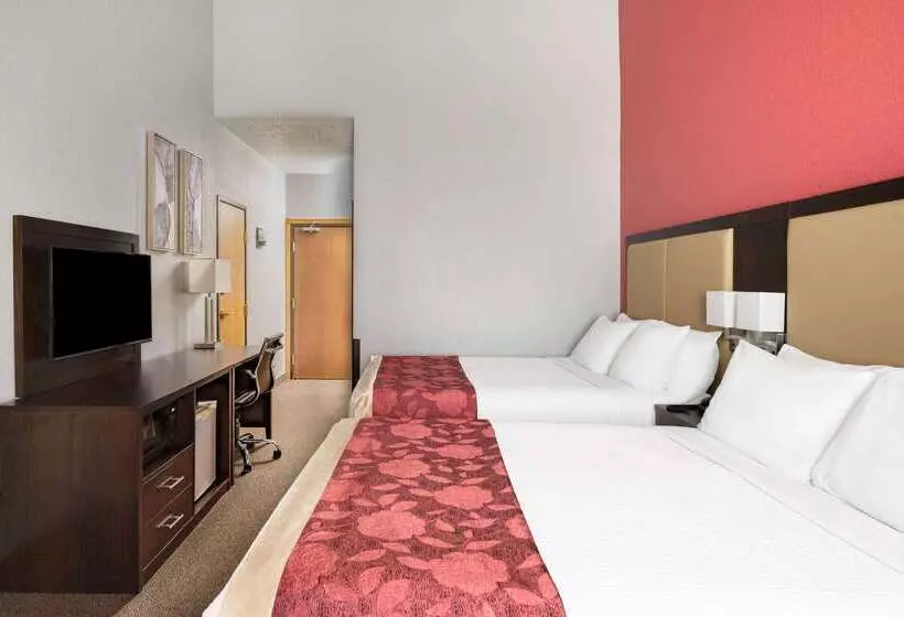 Hotel Ramada By Wyndham Keystone Near Mt Rushmore