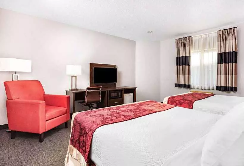 Hotel Ramada By Wyndham Keystone Near Mt Rushmore