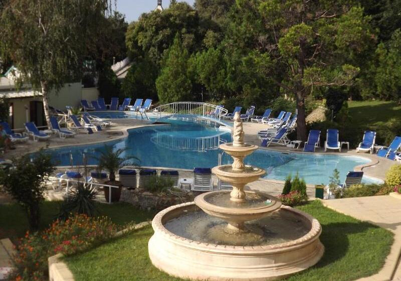 בית מלון כפרי Silver   All Inclusive, Free Parking