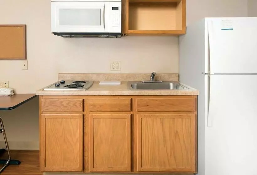 هتل Woodspring Suites Midland