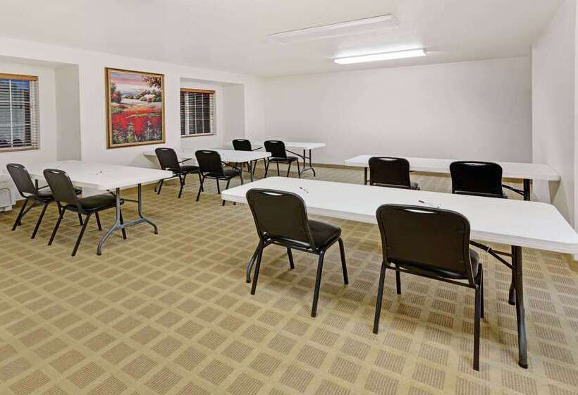 Microtel Inn & Suites Cheyenne