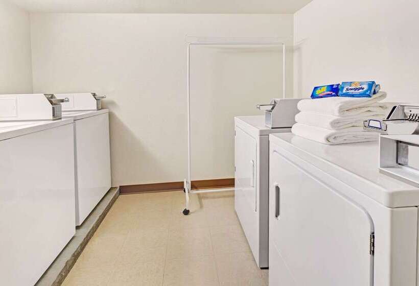 Microtel Inn & Suites Cheyenne