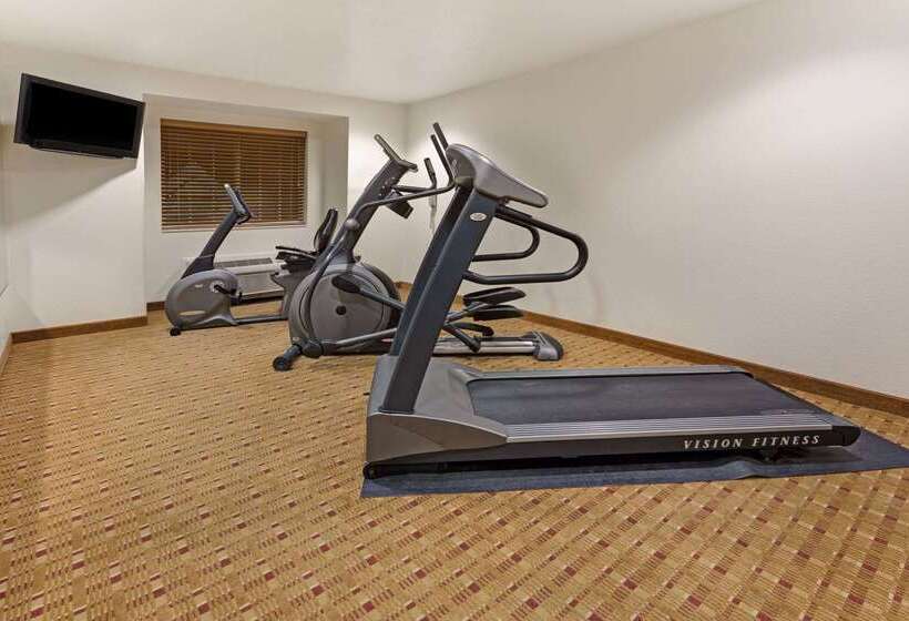 Microtel Inn & Suites Cheyenne