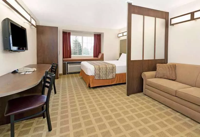 Microtel Inn & Suites Cheyenne