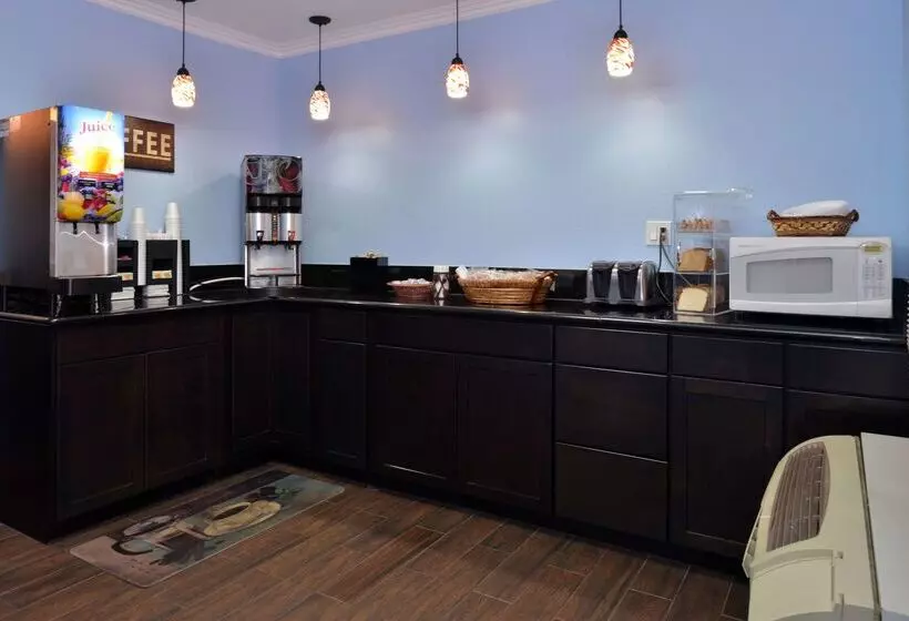 מוטל Americas Best Value Inn Hollywood